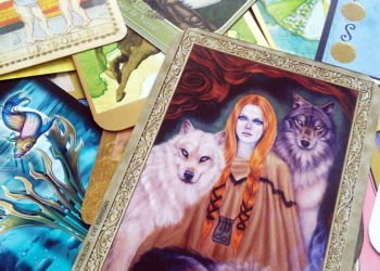 Graine d'Eden - Tarot, cartes, Oracle : quels sont les différents types de jeux et comment bien choisir ?