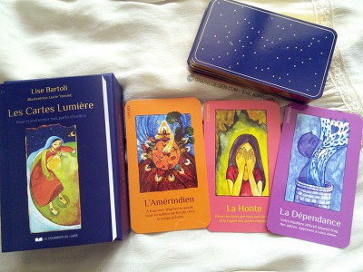 Tarot cartes Oracle Les cartes Lumières - Oracle pour l'évolution personnelle très connoté psychologie