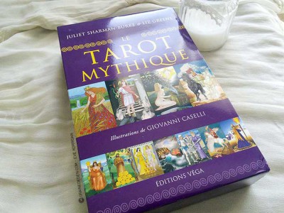 Tarot Mythique de Juliet Sharman-Burke et Liz Greene - Graine d'Eden la bibliothèque des Tarots, revue, review, présentation de Tarot et Oracle Divinatoires