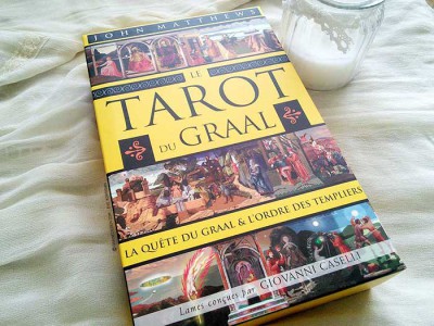 Le Tarot du Graal de John Matthews et Giovanni Caselli - Graine d'Eden la bibliothèque des Tarots, revue, review, présentation de Tarot et Oracle Divinatoires