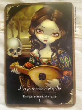 Oracle des Vampires de Lucy Cavendish - Graine d'Eden, review et présentation de tarots et oracles divinatoires.