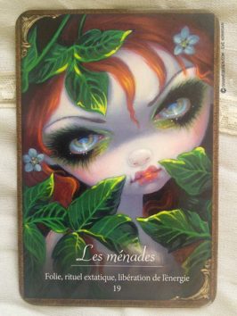 Oracle des Vampires de Lucy Cavendish - Graine d'Eden, review et présentation de tarots et oracles divinatoires.