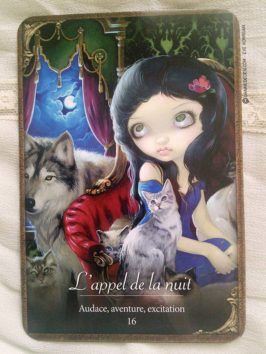 Oracle des Vampires de Lucy Cavendish - Graine d'Eden, review et présentation de tarots et oracles divinatoires.