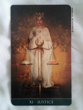 Thelema Tarot deck de Renata Lechner - Présentation et review de Tarot divinatoire - Graine d'Eden