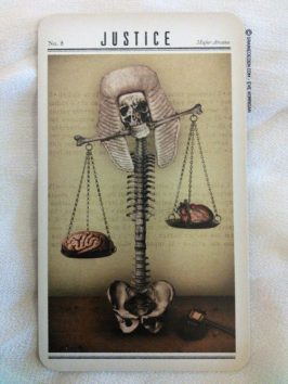 Zombie Tarot - Graine d'Eden review et présentation de tarot divinatoires - La bibliothèque des Tarots divinatoire