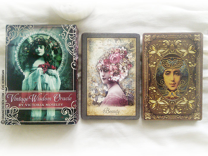 Vintage Wisdom Oracle de Victoria Moseley - Graine d'Eden Développement personnel, spiritualité, guidance, oracles et tarots divinatoires - La bibliothèque des Oracles