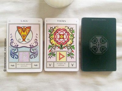 Le Tarot Runique de Caroline Smith et John Astrop - Graine d'Eden Tarots et Oracles divinatoires - Présentation et reviews