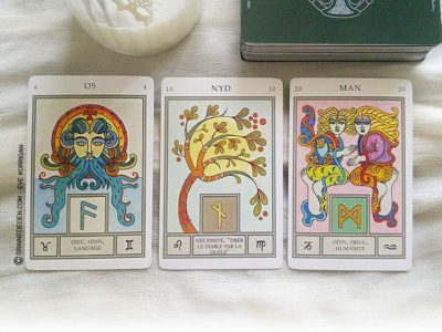 Le Tarot Runique de Caroline Smith et John Astrop - Graine d'Eden Tarots et Oracles divinatoires - Présentation et reviews