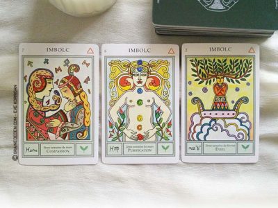 Le Tarot Runique de Caroline Smith et John Astrop - Graine d'Eden Tarots et Oracles divinatoires - Présentation et reviews