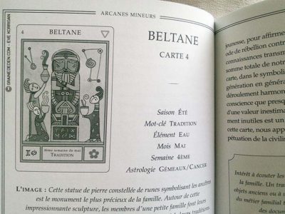 Le Tarot Runique de Caroline Smith et John Astrop - Graine d'Eden Tarots et Oracles divinatoires - Présentation et reviews