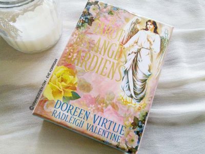 Le Tarot des Anges Gardiens de Doreen Virtue et Radleigh Valentine - Graine d'Eden Développement personnel, spiritualité, tarots et oracles divinatoires, Bibliothèques des Tarots, avis, présentation, review.