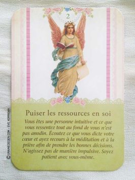 Le Tarot des Anges Gardiens de Doreen Virtue et Radleigh Valentine - Graine d'Eden Développement personnel, spiritualité, tarots et oracles divinatoires, Bibliothèques des Tarots, avis, présentation, review.