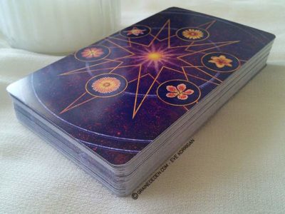 Oracle de la Magie des Fleurs de Tess Whitehurst et Anne Wertheim - Graine d'Eden Développement personnel, spiritualité, tarots et oracles divinatoires, Bibliothèques des Oracles, avis, présentation, review