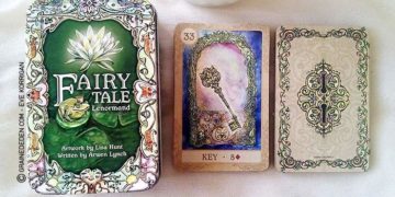 Fairy Tale Lenormand de Lisa Hunt et Arwen Lynch - Graine d'Eden Développement personnel, spiritualité, tarots et oracles divinatoires, Bibliothèques des Oracles, avis, présentation, review
