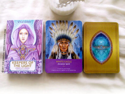 Keepers of The Light Oracle Cards de Kyle Gray et Lily Moses - Graine d'Eden Développement personnel, spiritualité, tarots et oracles divinatoires, Bibliothèques des Oracles, avis, présentation, review , revue