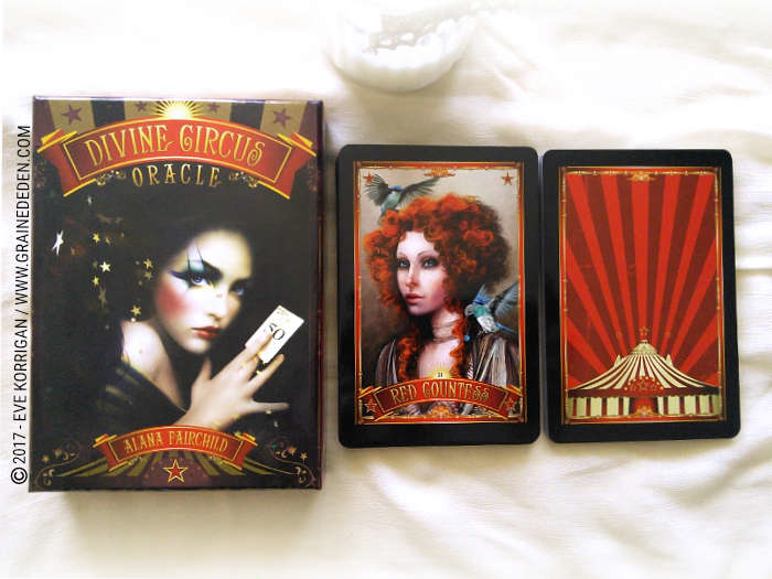 Divine Circus Oracle Cards de Alana Fairchild - Graine d'Eden Développement personnel, spiritualité, tarots et oracles divinatoires, Bibliothèques des Oracles, avis, présentation, review , revue