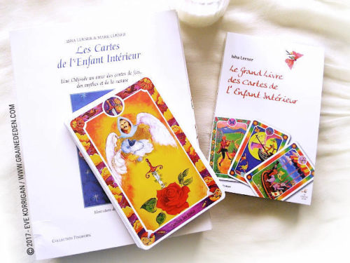 Les Cartes de l'Enfant Intérieur et son Grand Livre de Isha et Mark Lerner - Découvrez ce Tarot. Graine d'Eden - Fiche de La bibliothèque des Tarots divinatoires. Présentation et images.. Graine d'Eden - Fiche de La bibliothèque des Oracles. Présentation et images.. Graine d'Eden - Fiche de La bibliothèque des Oracles. Présentation et images. Graine d'Eden - Fiche de La bibliothèque des Oracles. Présentation et images. - Graine d'Eden Développement personnel, spiritualité, tarots et oracles divinatoires, Bibliothèques des Oracles, avis, présentation, review , revue