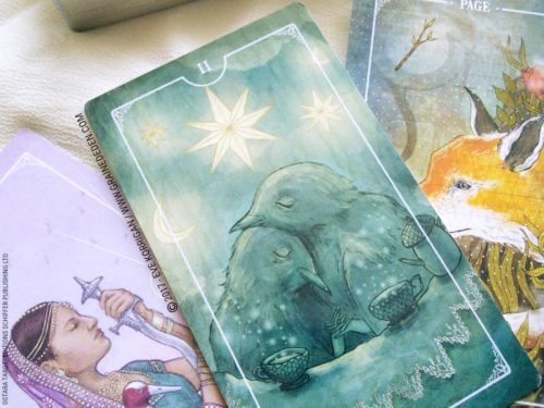 Ostara Tarot de Molly Applejohn, Eden Cooke, Krista Gibbard et Julia Iredale - Graine d'Eden Développement personnel, spiritualité, tarots et oracles divinatoires, Bibliothèques des Oracles, avis, présentation, review , revue