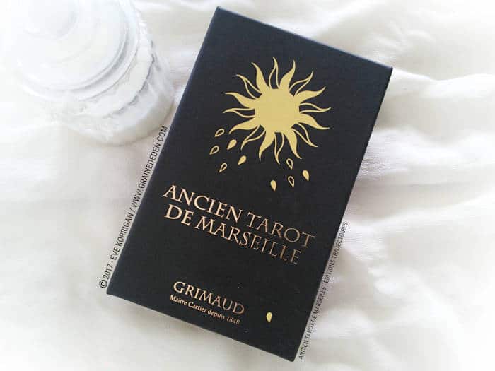 Coffret Luxe Or Ancien Tarot de Marseille Grimaud - Graine d'Eden Développement personnel, spiritualité, tarots et oracles divinatoires, Bibliothèques des Tarots, avis, présentation, review , revue