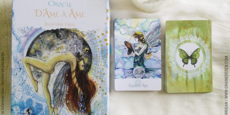 La bibliothèque de jeux cartes oracle tarots divinatoires